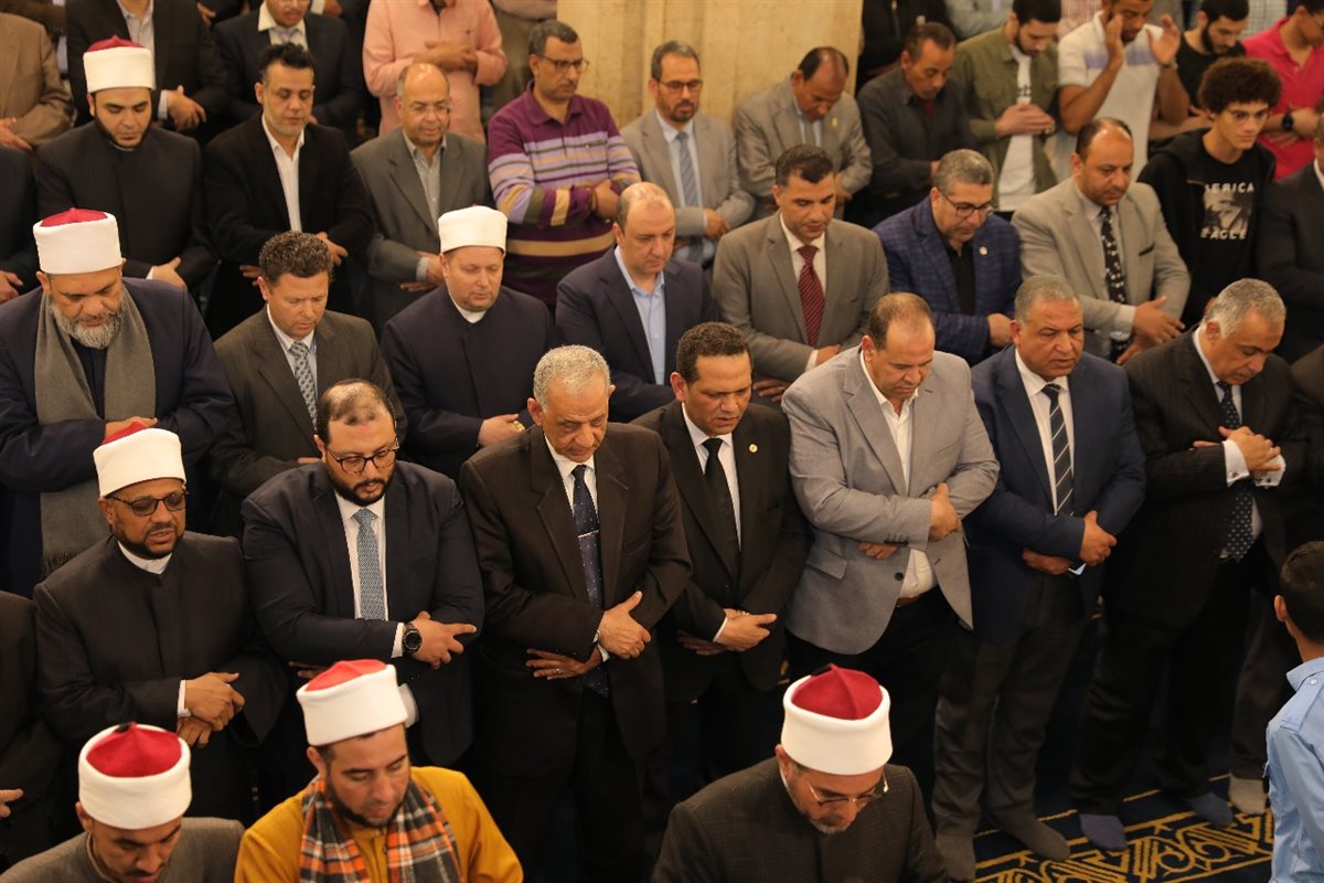 صلاة الجنازة على والدة الدكتور سيد بكري