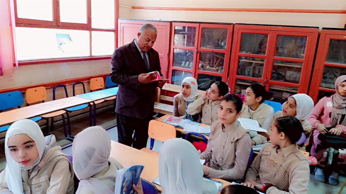 جولة ميدانية لمتابعة انضباط العملية التعليمية بمدارس غرب وشرق الفيوم
