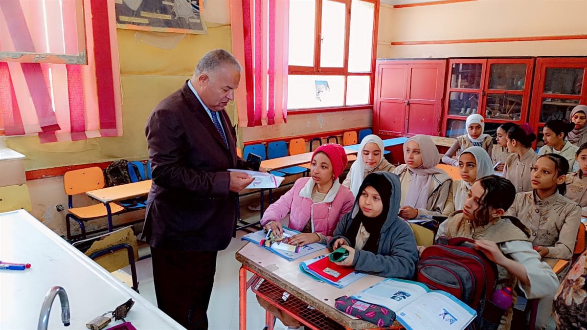 جولة ميدانية لمتابعة انضباط العملية التعليمية بمدارس غرب وشرق الفيوم