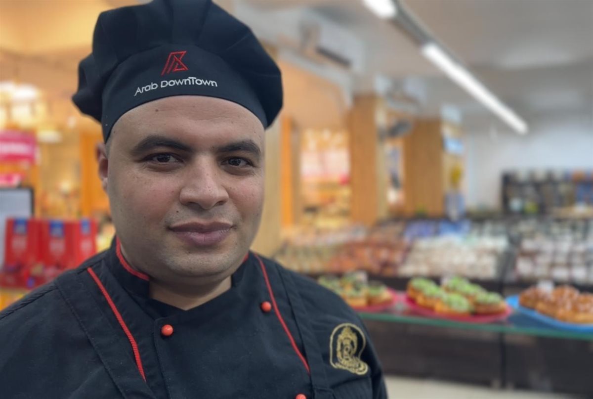 الشيف محمد موسى متخصص في المخبوزات
