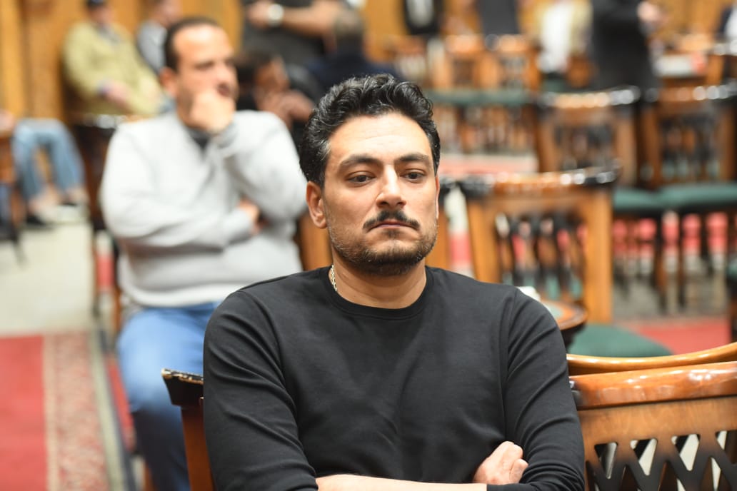 نجوم الفن والغناء والإعلام يؤدون واجب العزاء في الفنان الراحل سليمان عيد