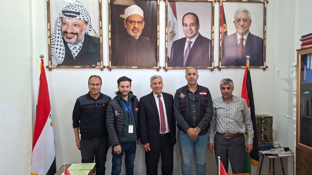 وفد اللجنة المصرية يزور المعاهد الأزهرية بفلسطين