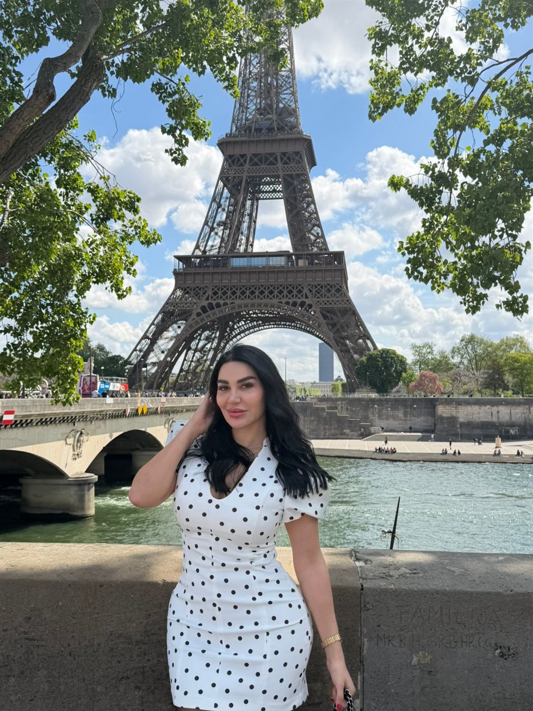 سارة نخلة