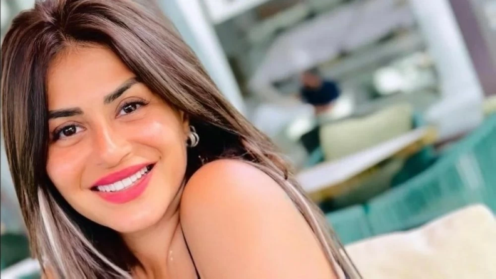 الفنانة منة فضالي
