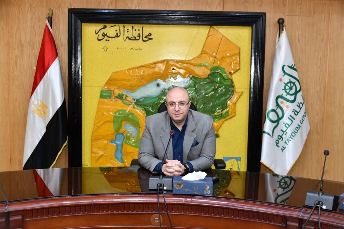 محافظ الفيوم يبحث آليات الارتقاء بالقطاع الزراعي ومناقشة سبل دعم المزارعين وتلبية احتياجاتهم