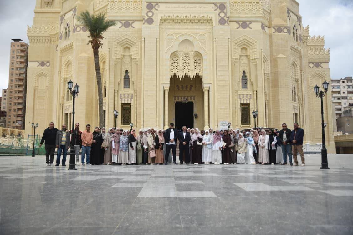 الطالبات الوافدات أثناء الجولات
