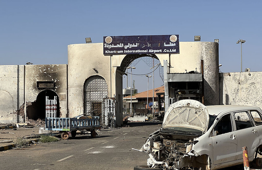 <strong>استهداف مطار الخرطوم الدولي</strong>