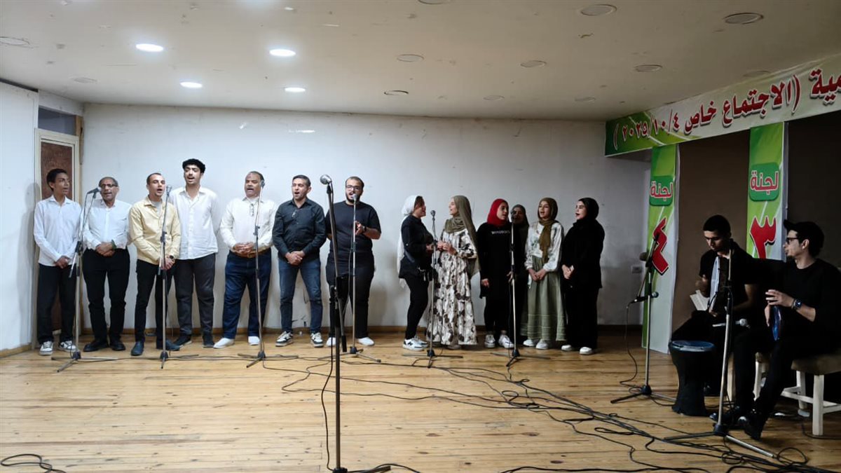 “سواعد تبني الوطن”.. ثقافة الفيوم تحتفي بعيد العمال بفقرات وطنية وفنية كبرى بنادي المحافظة