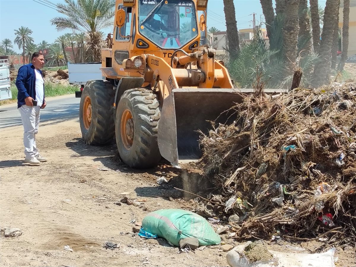 حملات مكثفة للنظافة ورفع الإشغالات وتحسين المظهر الحضاري بمراكز إطسا وسنورس ويوسف الصديق