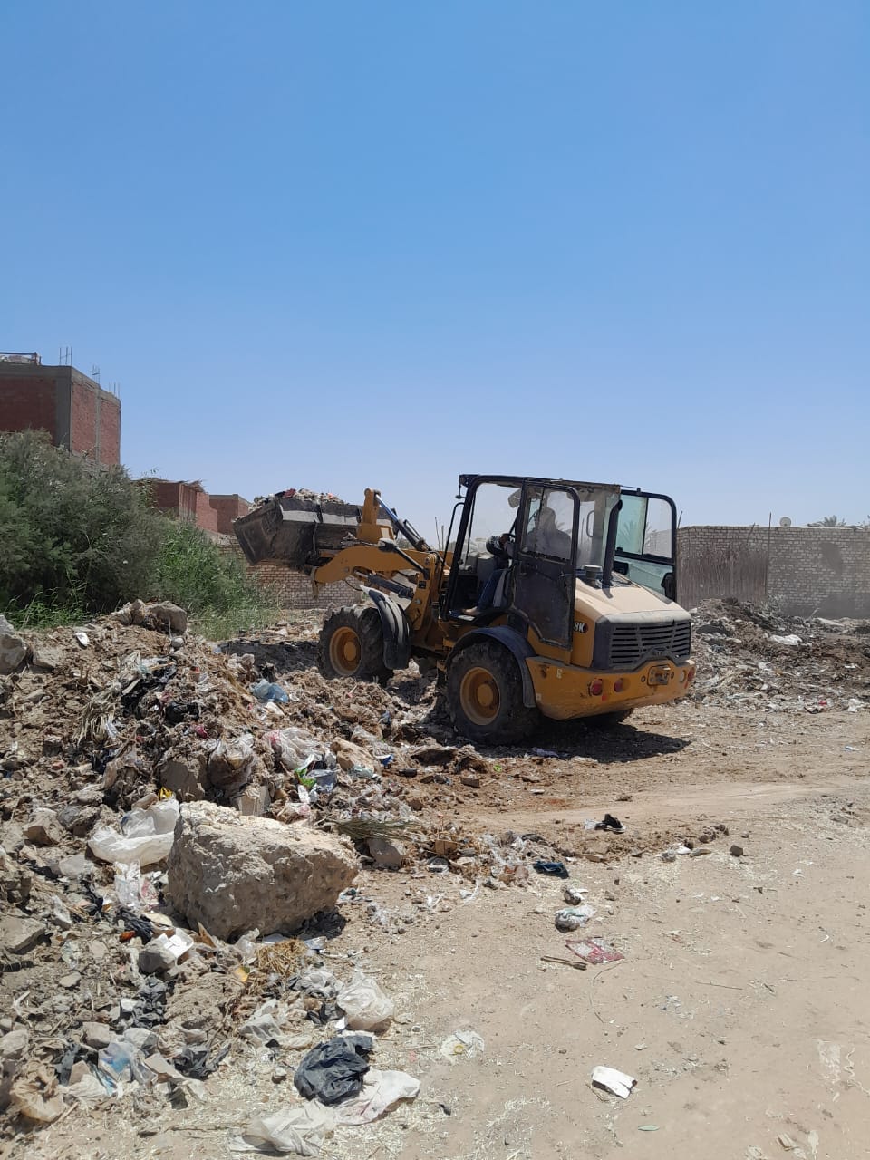 حملات مكثفة للنظافة ورفع الإشغالات وتحسين المظهر الحضاري بمراكز إطسا وسنورس ويوسف الصديق