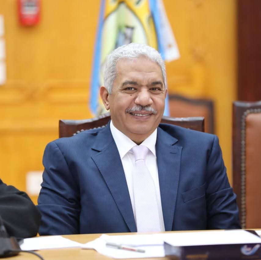الدكتور محمود صديق