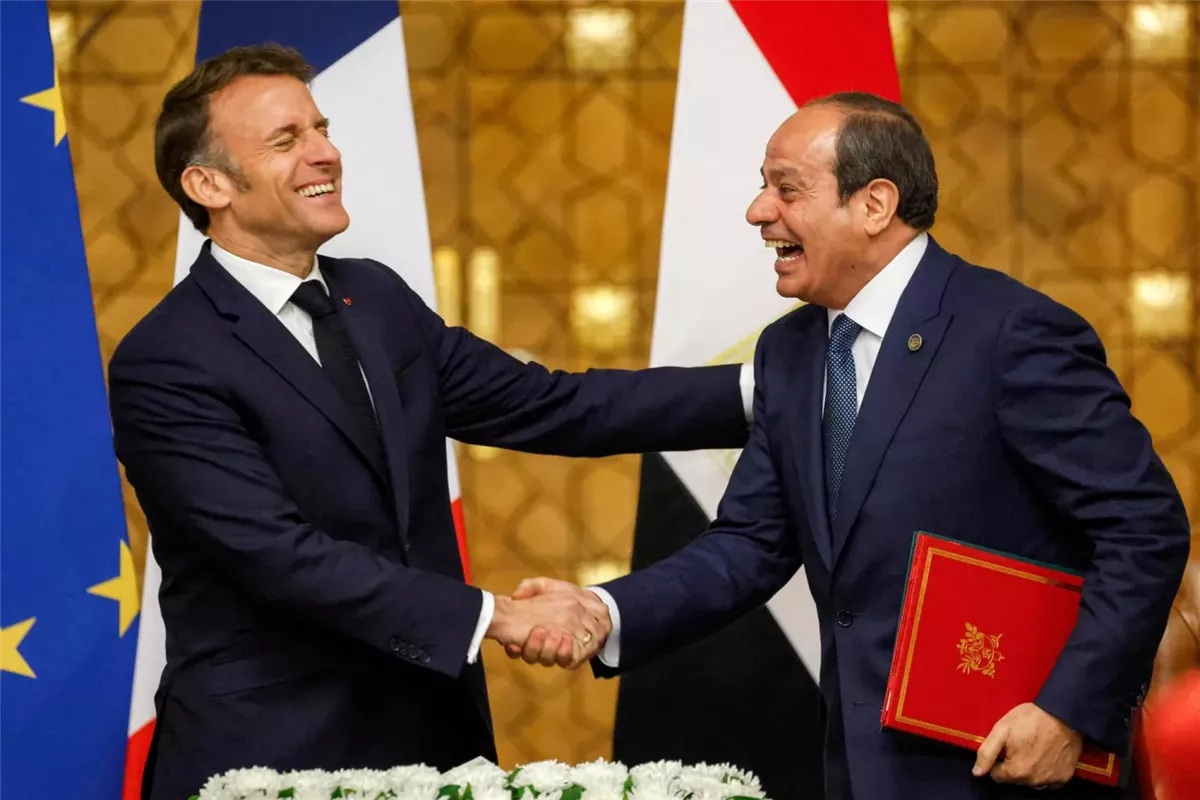 <strong>ماكرون والسيسي</strong>