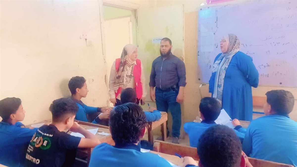 مدير تعليم الفيوم: وانتظام كامل باللجان .. وحظر اصطحاب التليفون المحمول نهائياً داخل اللجان&nbsp;