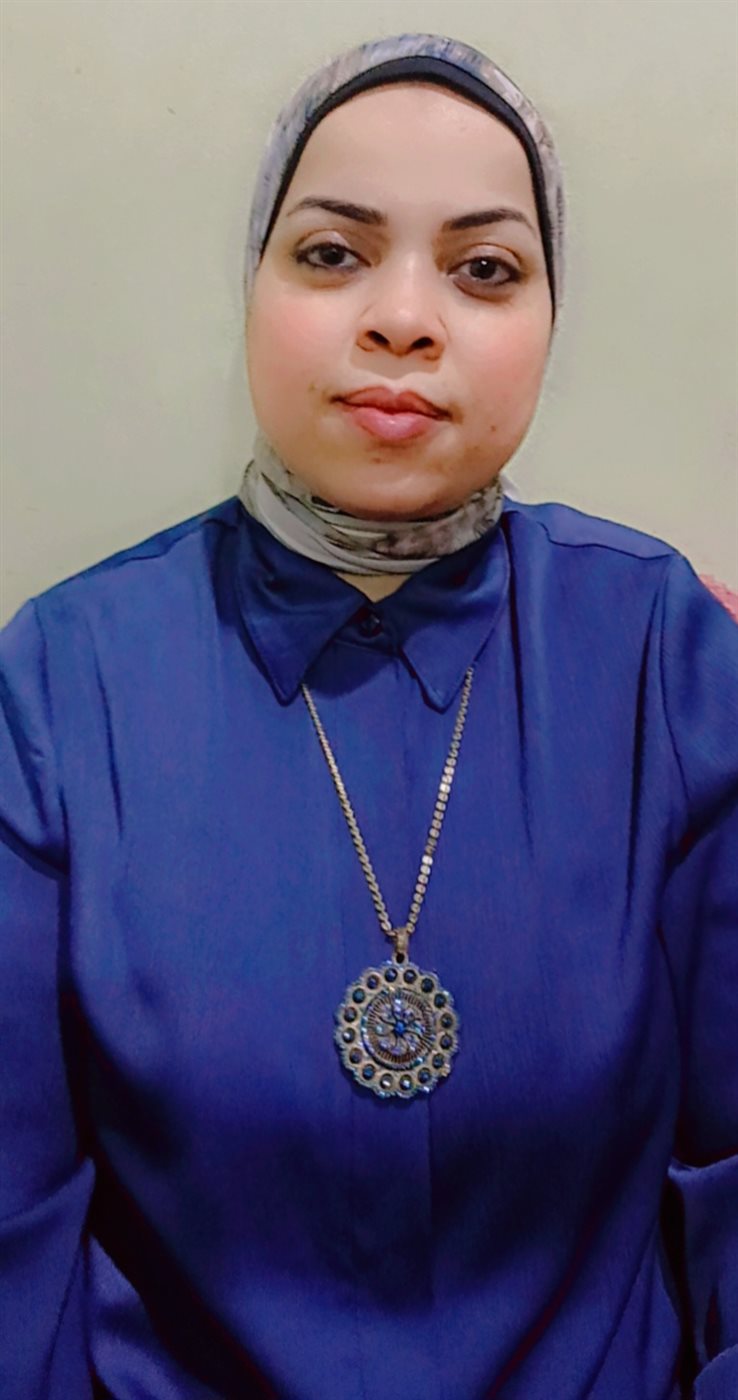 الداعية منى أحمد