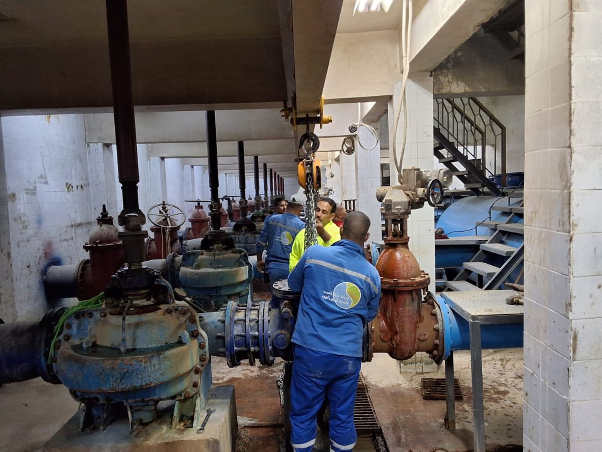 رئيس مياه الفيوم يترأس أعمال الصيانة الوقائية بعنبر الطلمبات النقية بمحطة مياه العزب الجديدة