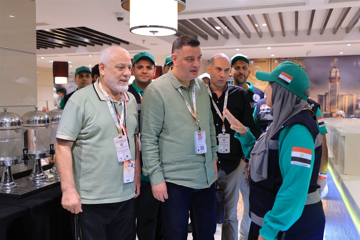 جانب من متابعة حجاج الجمعيات الأهلية