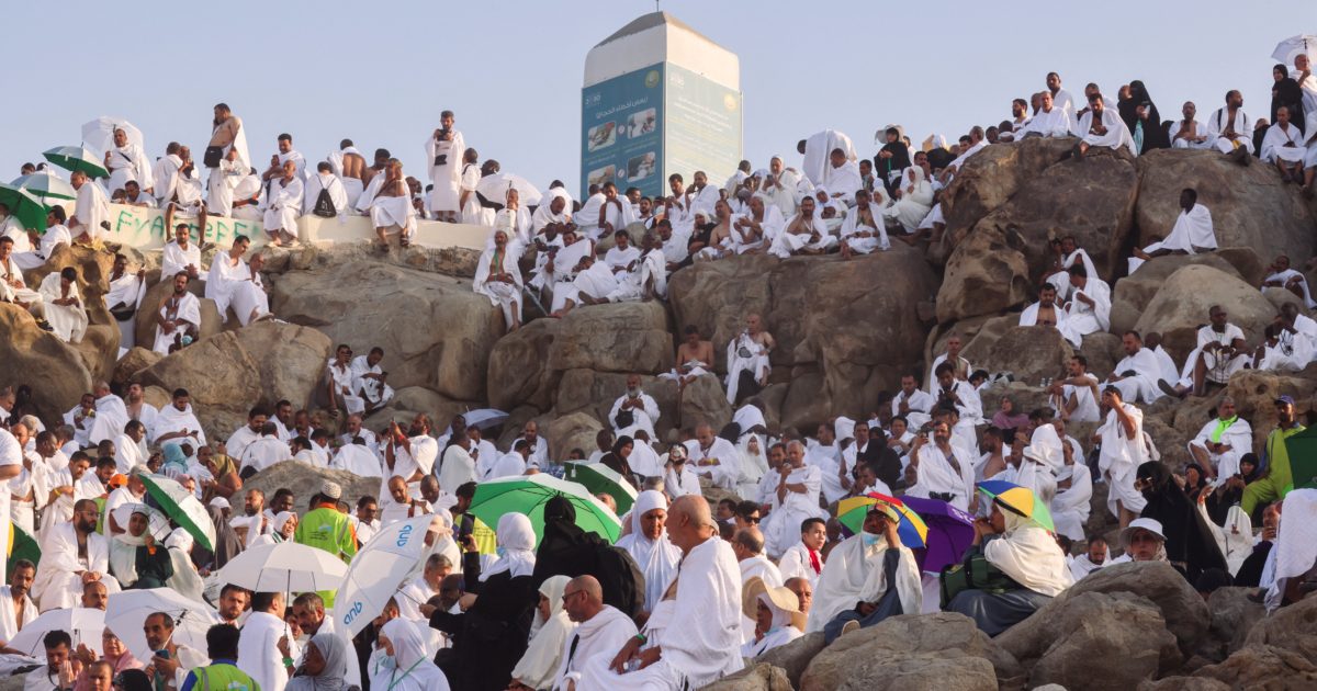 <strong>الخدمات الدينية والطبية للحجاج</strong>