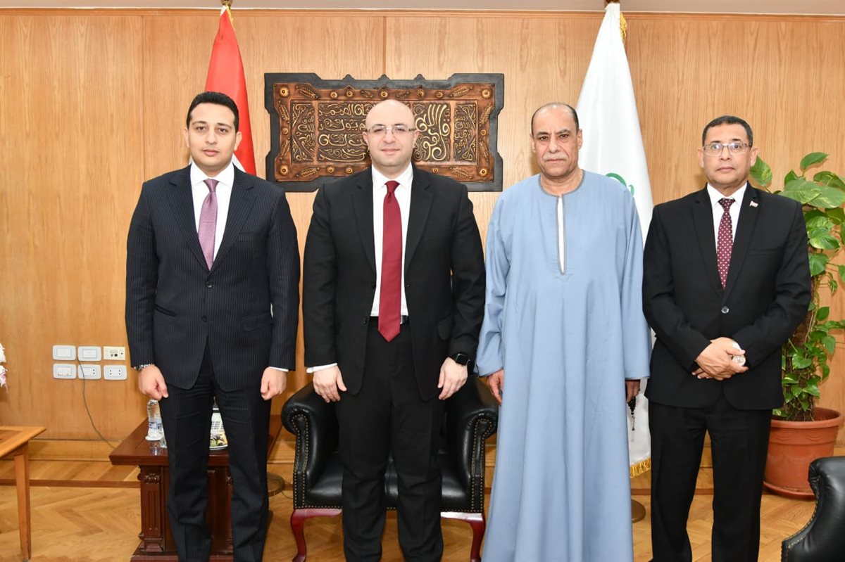 محافظ الفيوم يستقبل المهنئين بعيد الأضحى المبارك