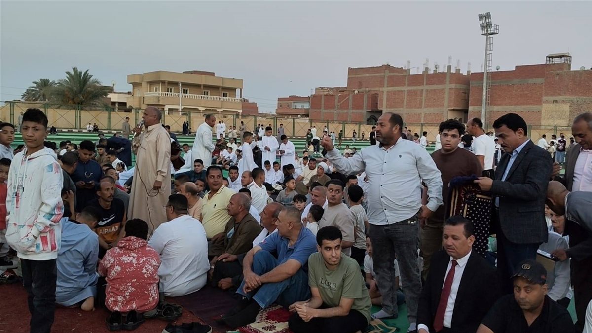 رئيس مركز ومدينة يوسف الصديق يؤدي صلاة عيد الأضحى بساحة الشواشنة ويشارك الأهالي فرحة العيد