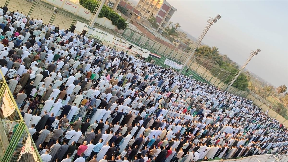 رئيس مركز ومدينة يوسف الصديق يؤدي صلاة عيد الأضحى بساحة الشواشنة ويشارك الأهالي فرحة العيد