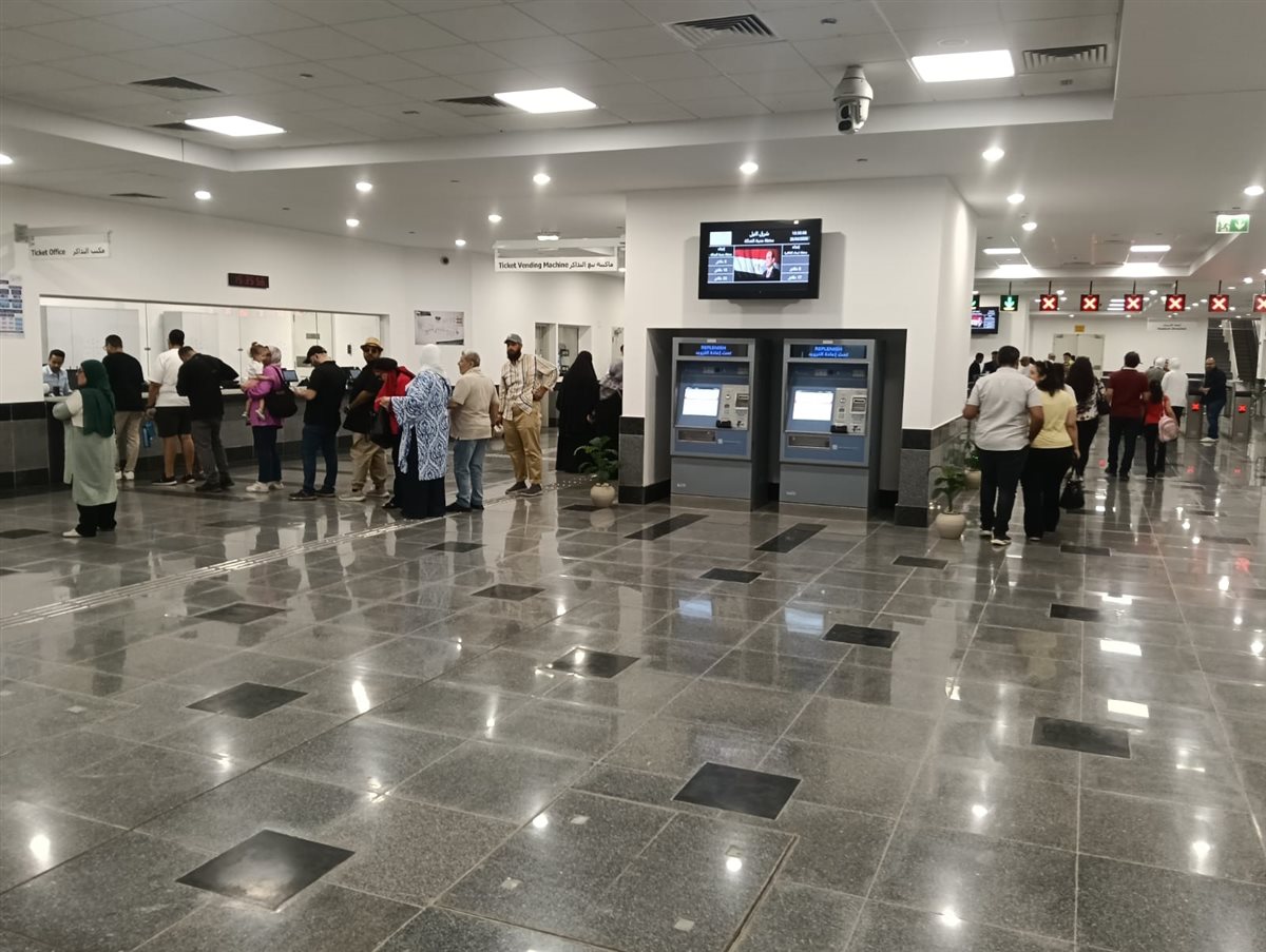 جانب من إقبال المواطنين على المونوريل&nbsp;