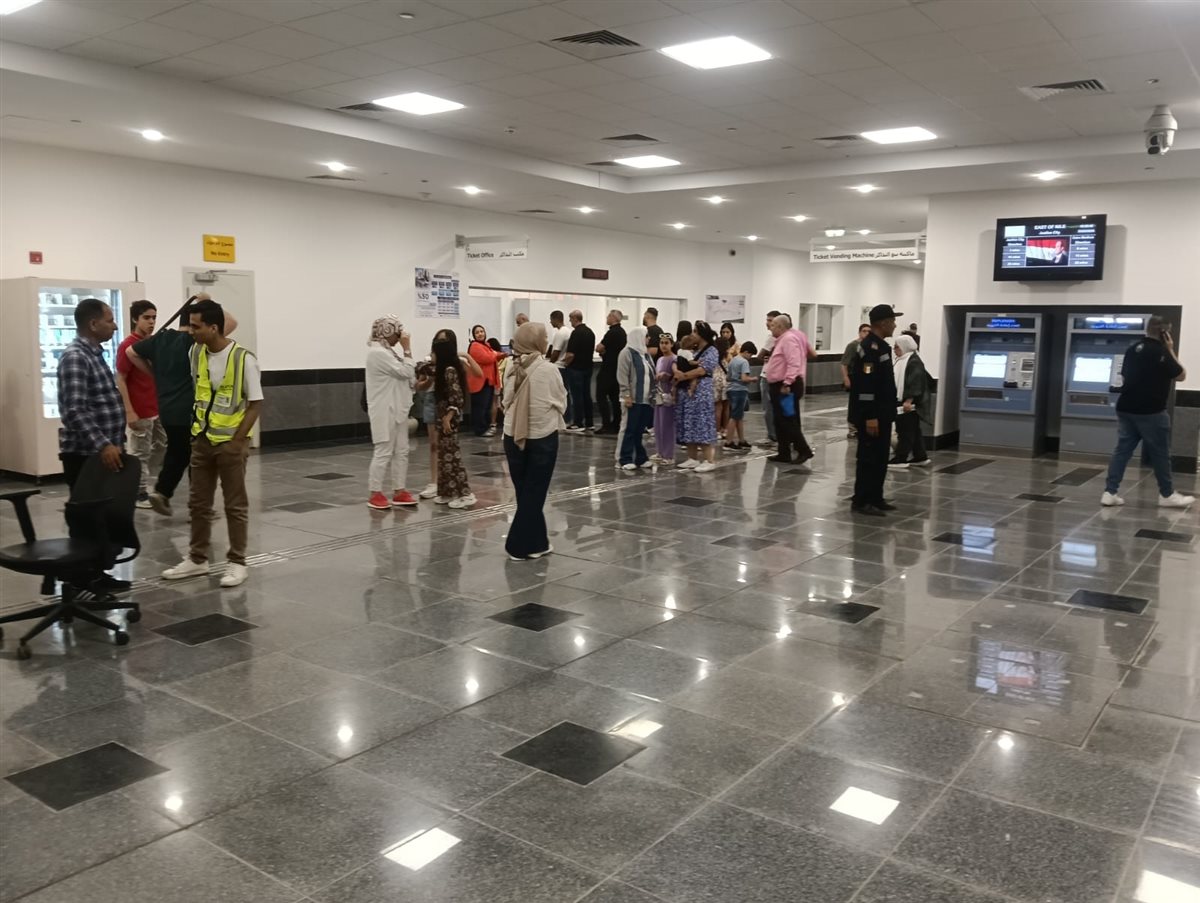 جانب من إقبال المواطنين على المونوريل&nbsp;