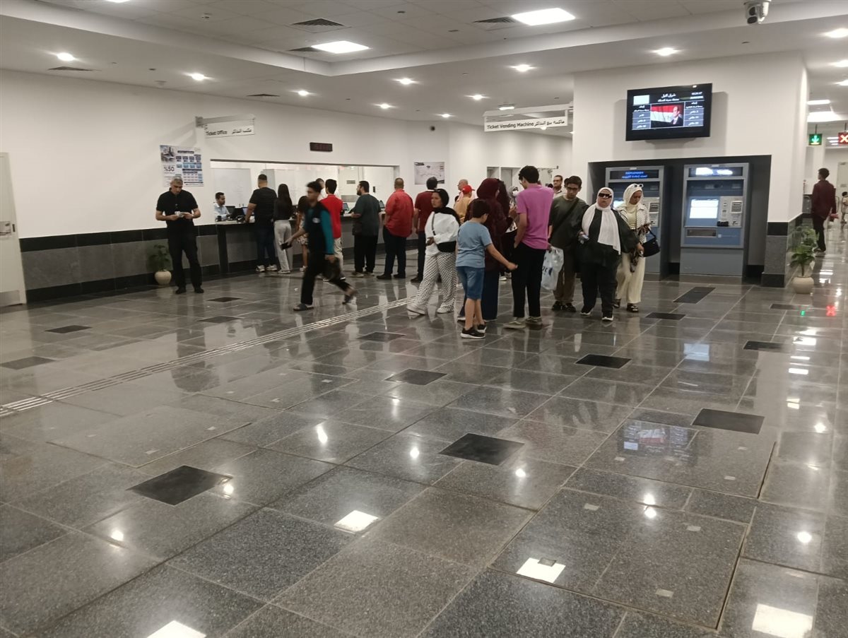 جانب من إقبال المواطنين على المونوريل&nbsp;