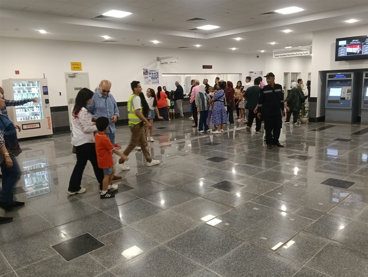 جانب من إقبال المواطنين على المونوريل&nbsp;