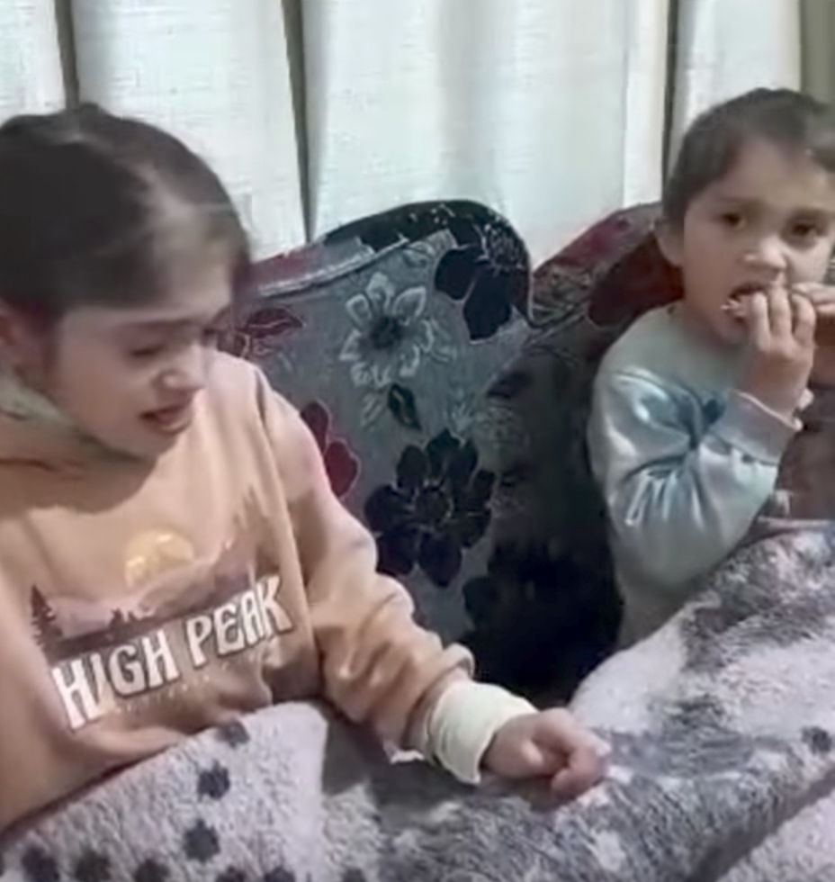 الطفلتين