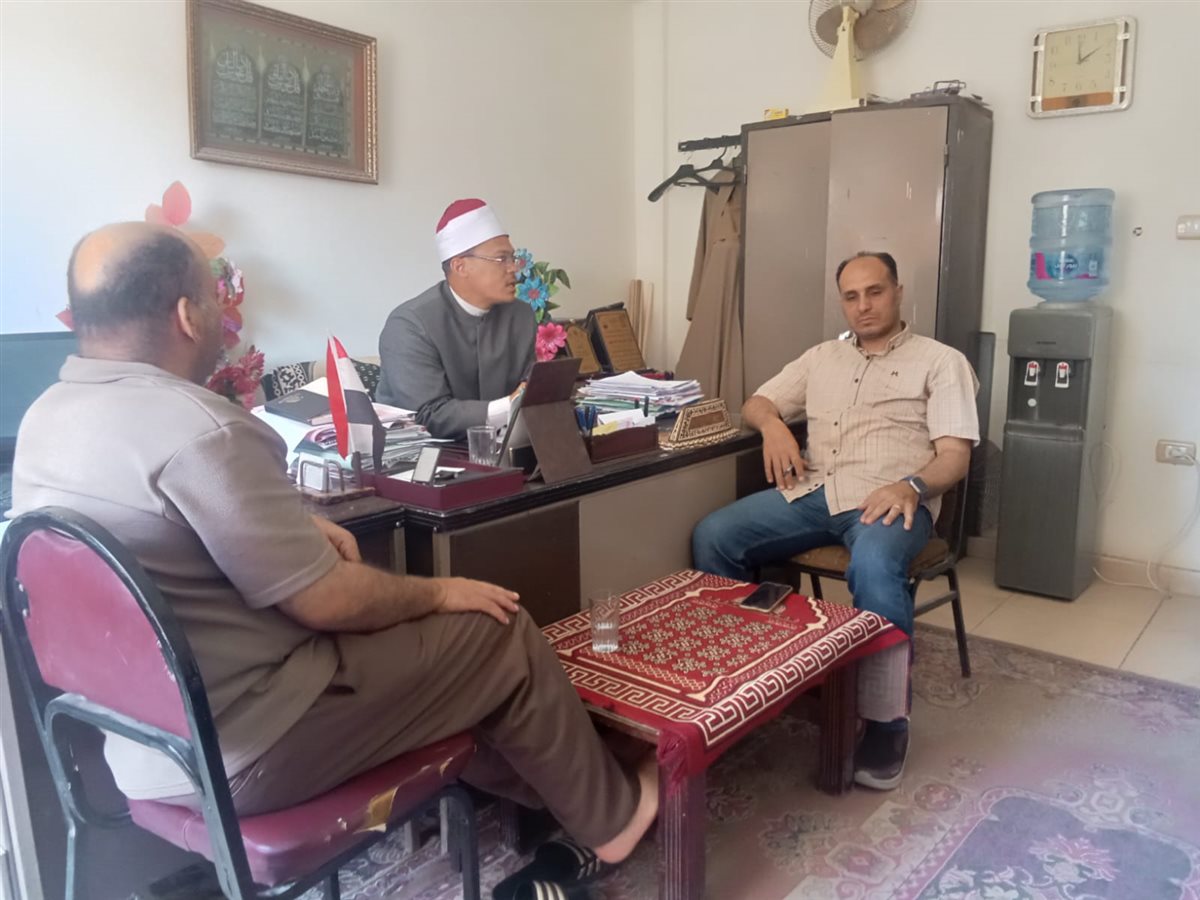 مدير الدعوة يعقد اجتماعًا مع اللجنة الفرعية لبحث شئون ملحقات المساجد