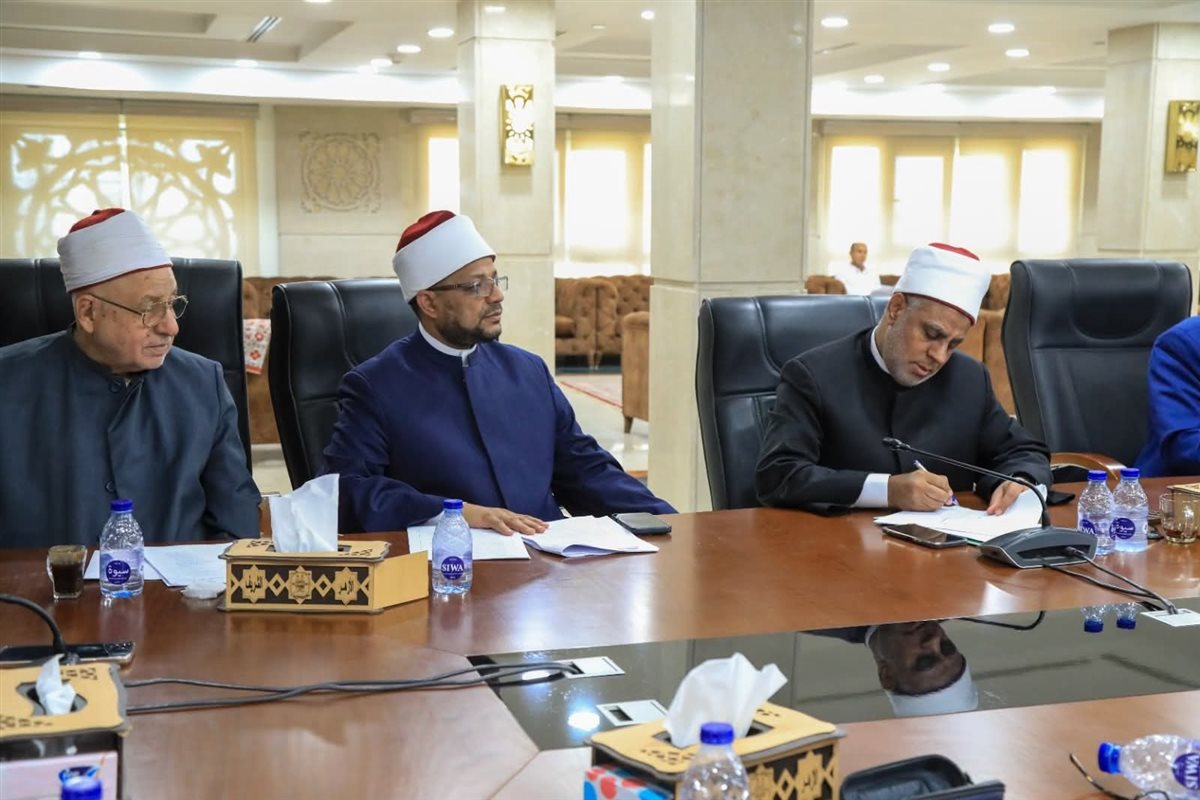 لجنة البحوث الفقهية تناقش قضايا شرعية معاصرة تتعلق بالتطبيقات الطبية الحديثة