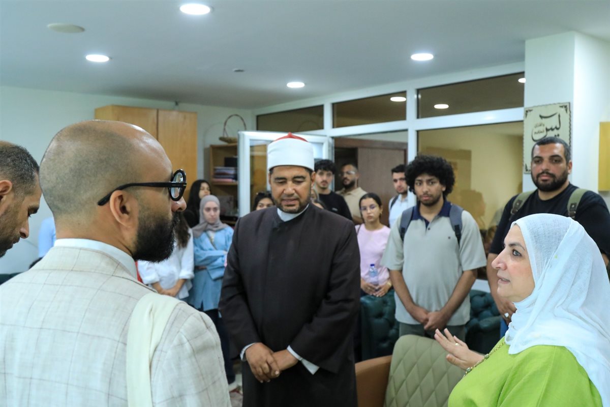 البحوث الإسلامية يستقبل وفدا من طلاب الجامعة الأمريكيّة لتعرف جهوده الدعوية والعلمية