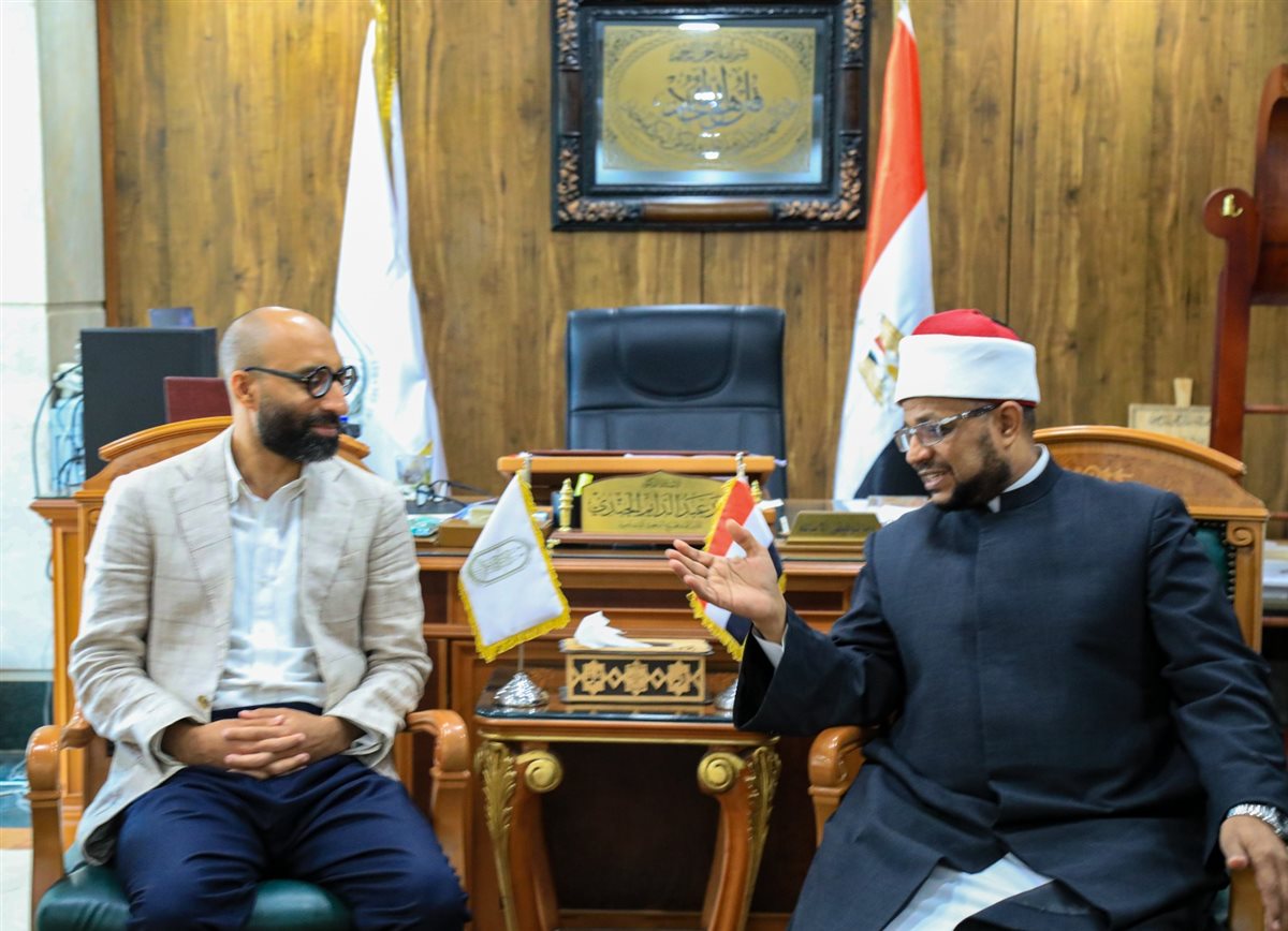 البحوث الإسلامية يستقبل وفدا من طلاب الجامعة الأمريكيّة لتعرف جهوده الدعوية والعلمية