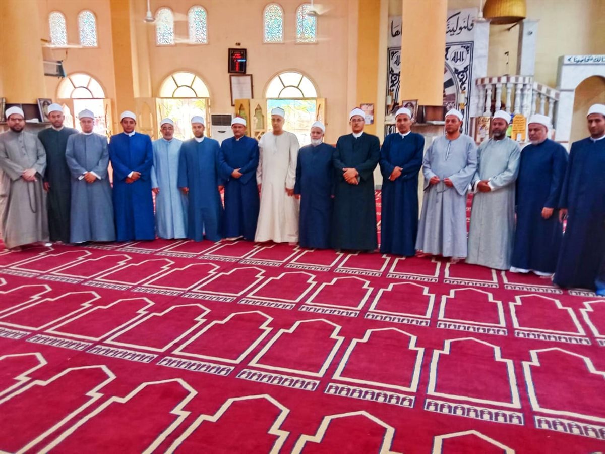 أوقاف الفيوم والأزهر يطلقان قافلة دعوية حول أثر استقرار الأسرة في بناء الإنسان