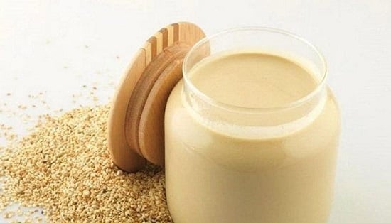 طريقة عمل الطحينة بالسمسم والدقيق
