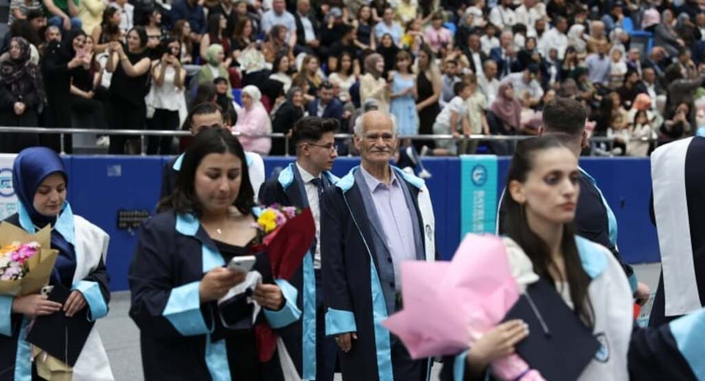 جيدر أثناء الاحتفال
