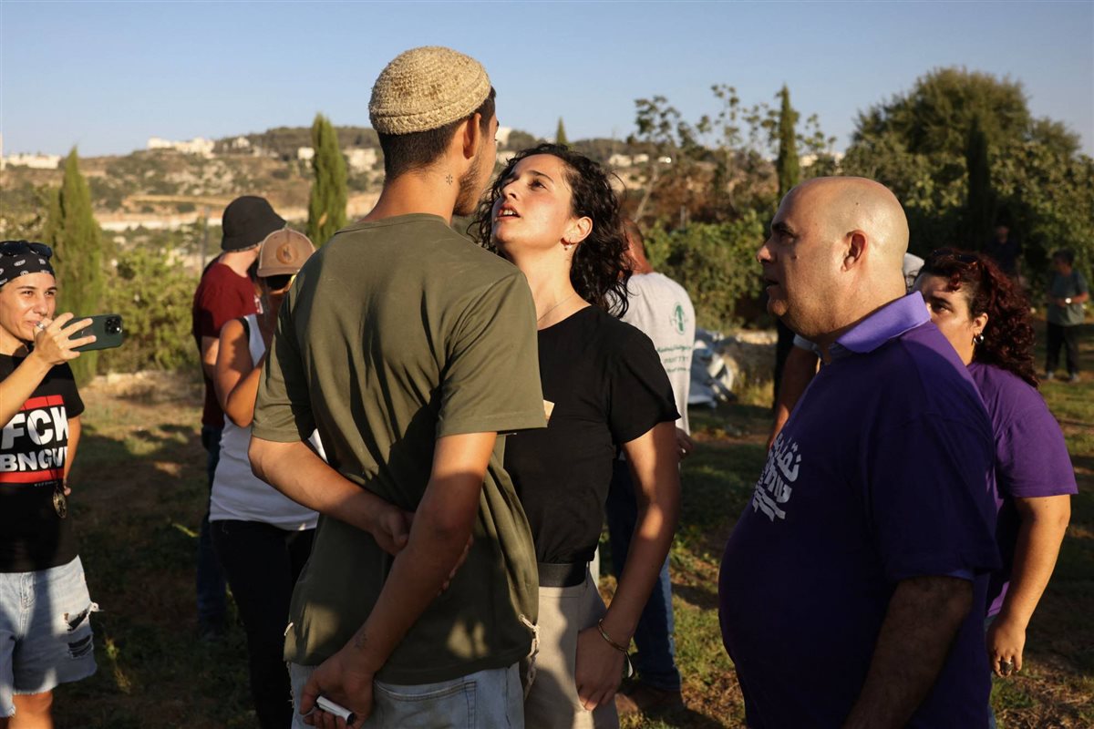 <strong>شبان التلال</strong>