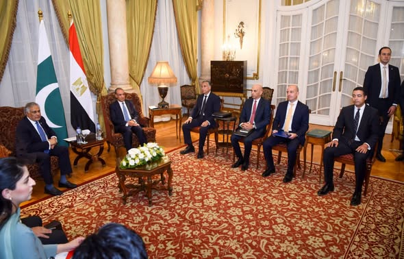 <strong>وزير الخارجية يستقبل نائب رئيس الوزراء ووزير خارجية باكستان</strong>