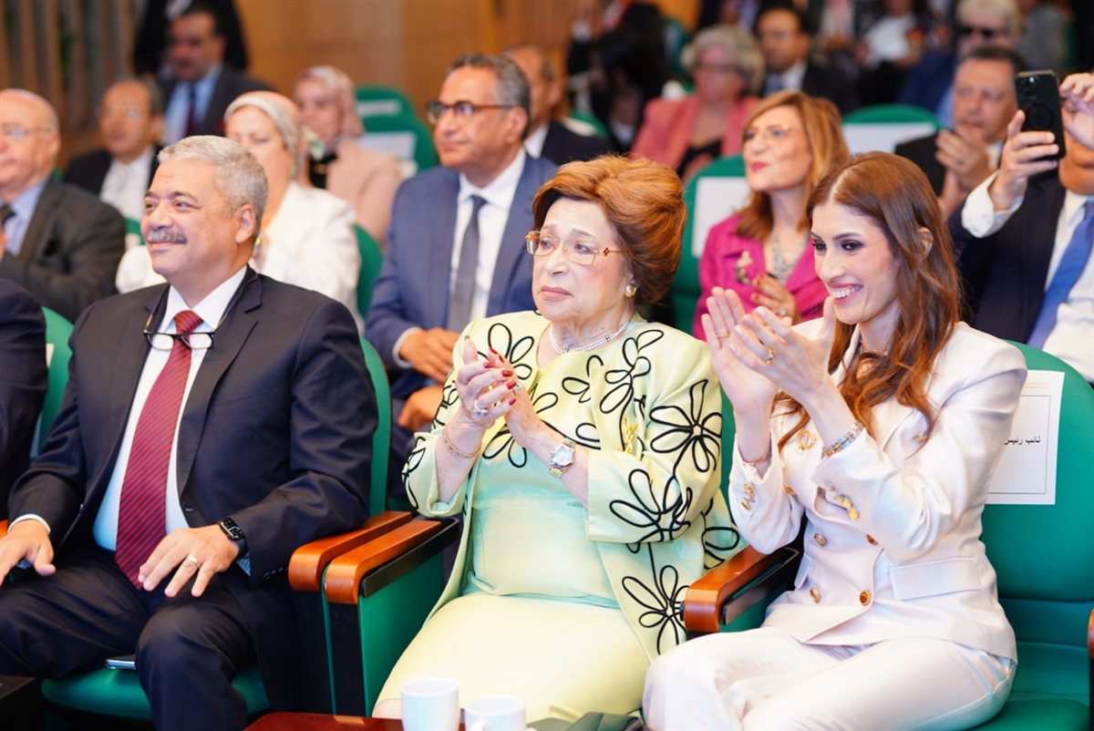 الدكتورة نوال الدجوي