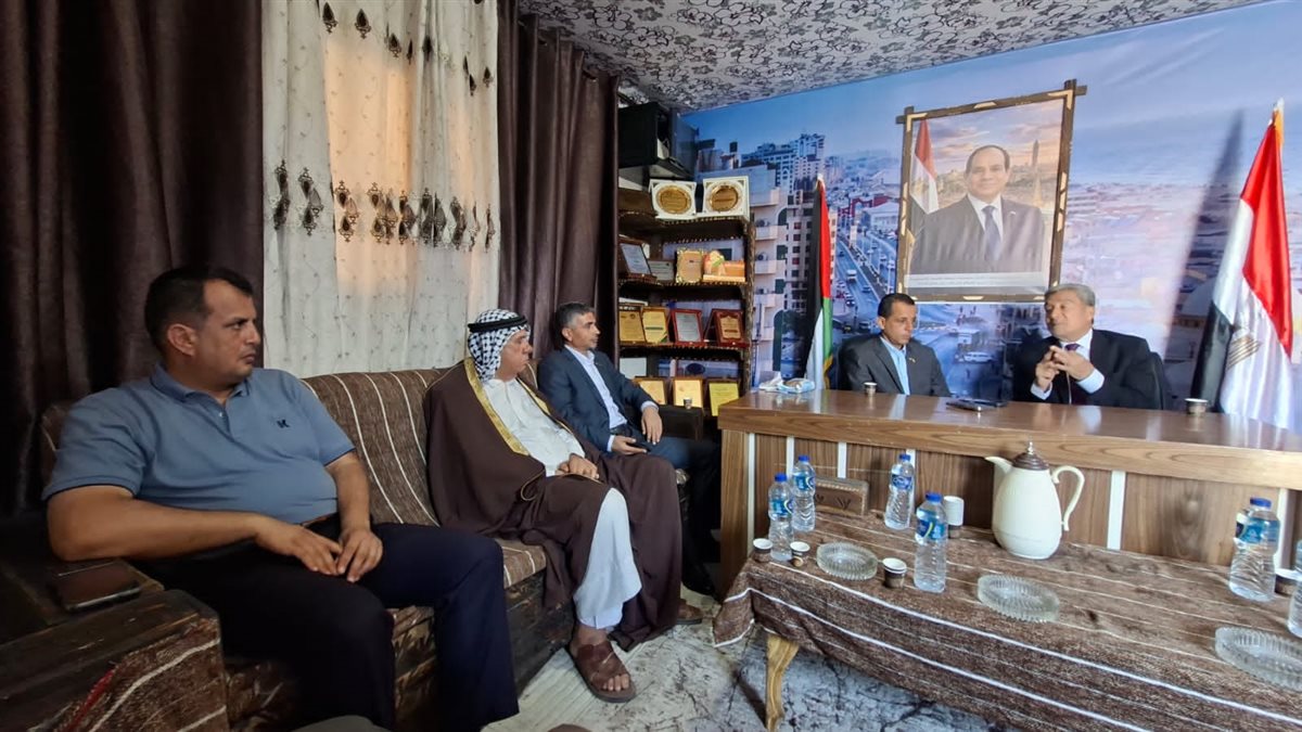 وفد المعاهد الأزهرية يزور مقر اللجنة المصرية في غزة