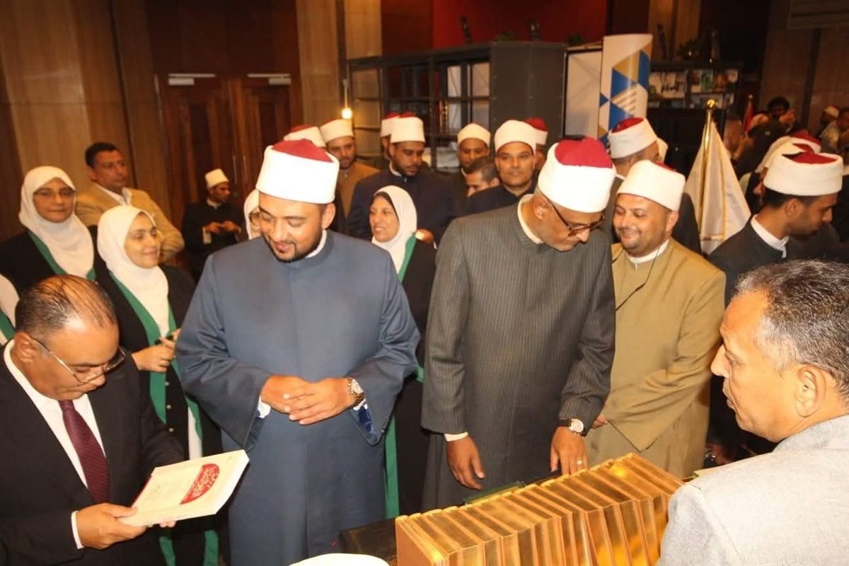 الدكتور أحمد نبوي يشارك في افتتاح معرض مكتبة الإسكندرية للكتاب