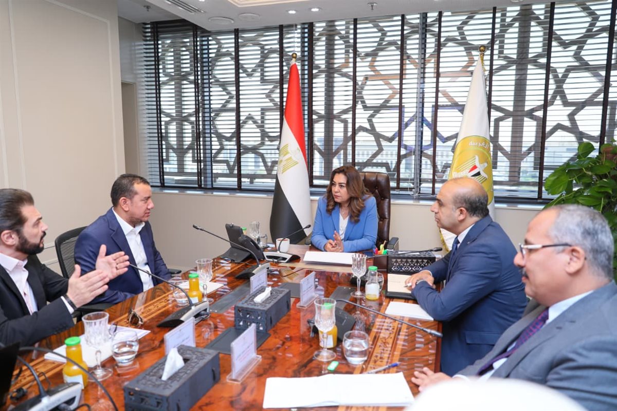 وزيرة التنيمة المحلية والبيئة