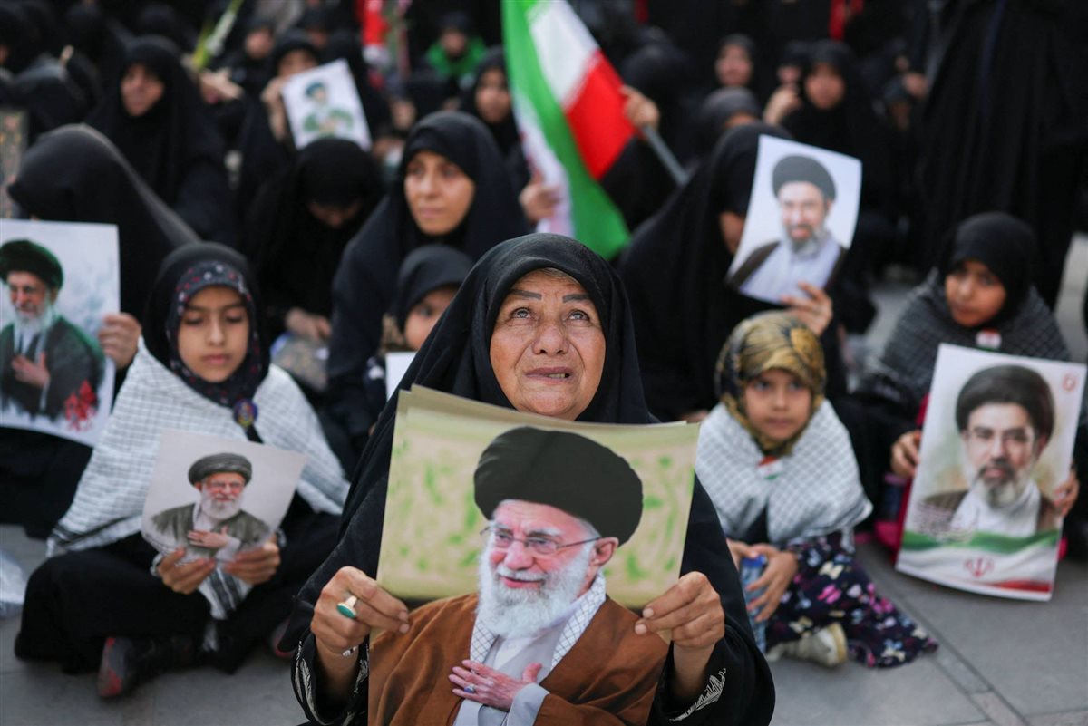 <strong>خامنئي</strong>