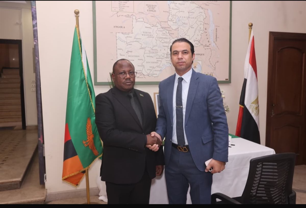 جانب من تقديم واجب العزاء