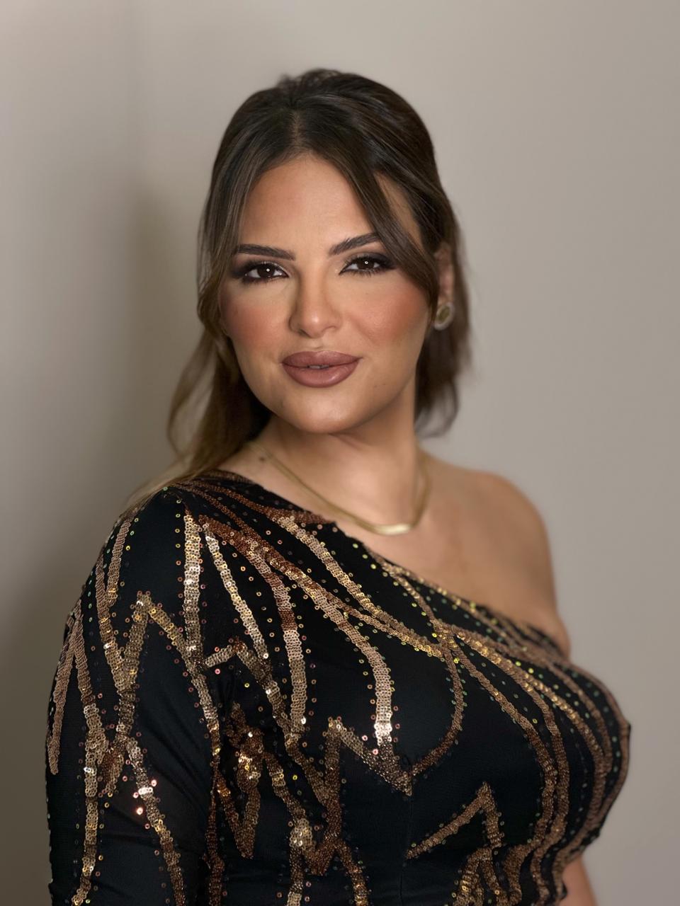 الفنانة إيمان رجائي