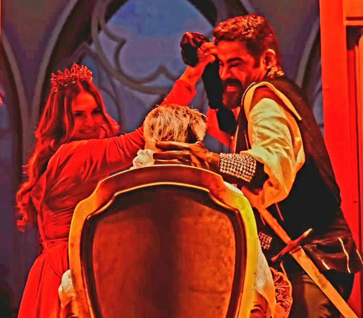 الفنانة إيمان رجائي