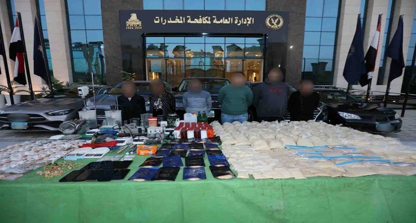 <strong>ضبط عصابة حاولت جلب مخدرات 420 مليون جنيه بالقاهرة </strong>
