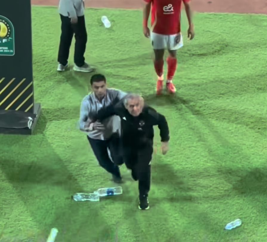 جماهير الأهلي تعتدي على كولر عقب نهاية مباراة صن داونز&nbsp;