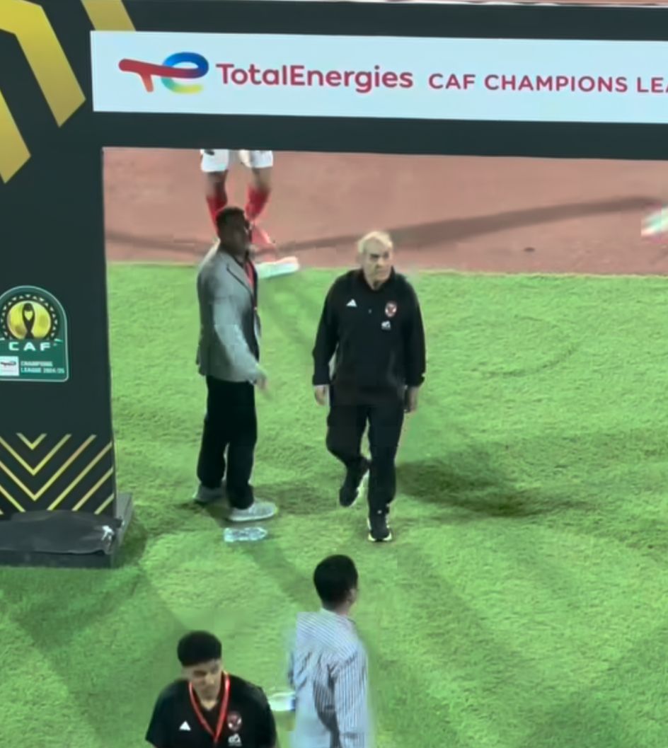 جماهير الأهلي تعتدي على كولر عقب نهاية مباراة صن داونز&nbsp;