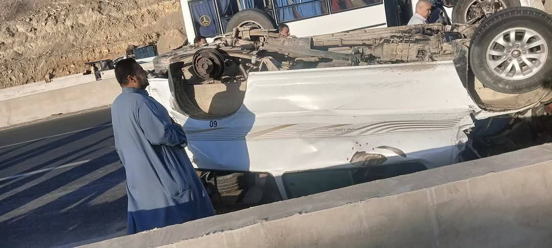 محاولات استخراج الضحايا و المصابين
